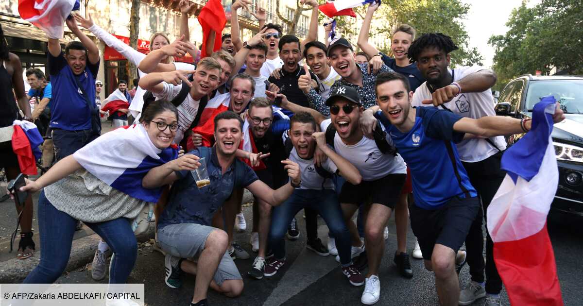 Mondial des centaines de personnes fêtent la demie des Bleus sur les