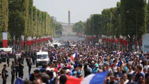 Bleus: un "dispositif exceptionnel de sécurisation" sur les Champs-Elysées
