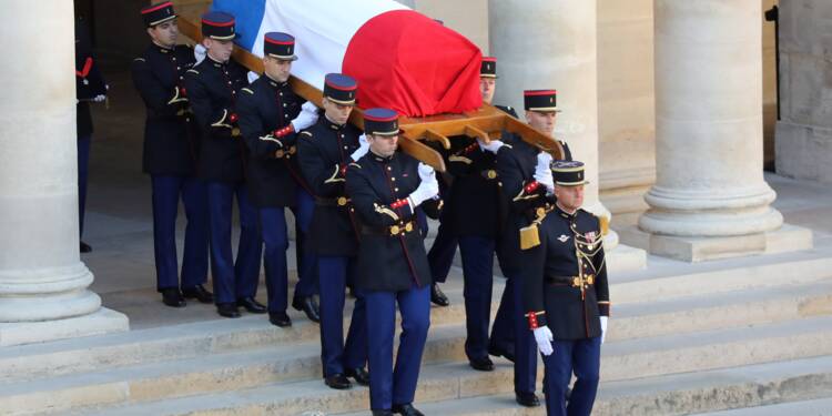 L Adieu Au Geant Aznavour Monument De La Chanson Et Visage De La France Capital Fr