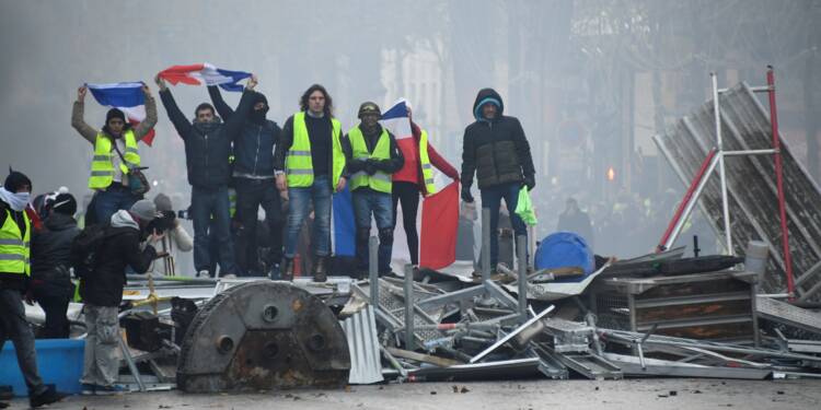 Gilets Jaunes Mobilisation En Baisse Macron Dit Sa Honte