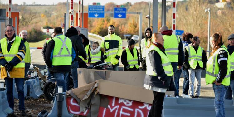 Gilets Jaunes Nombreux Blocages Sur Les Routes Et