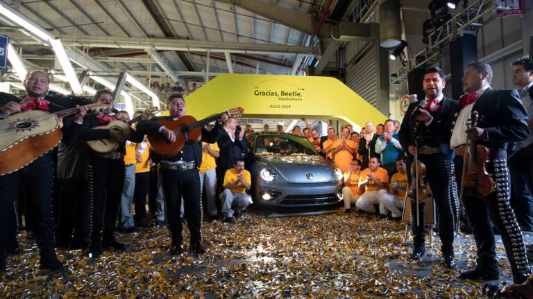 Volkswagen La Coccinelle Tire Sa Reverence Capital Fr