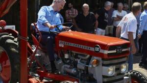 La droite accourt au chevet des agriculteurs à la foire de Châlons-en-Champagne