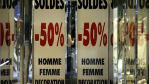 Les Français contraints de réduire leur budget "soldes"