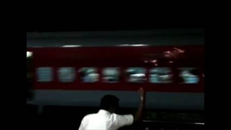 Inde: sans motrice, un train bondé recule sur 12 kilomètres