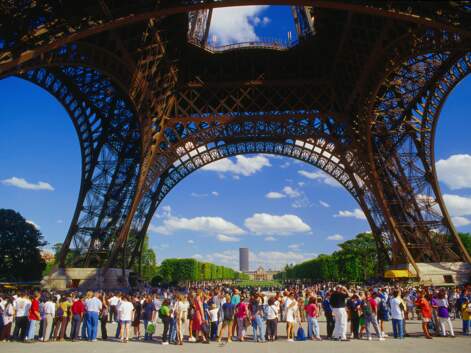 Tour Eiffel, Taj Mahal… Face aux touristes, les monuments contre attaquent