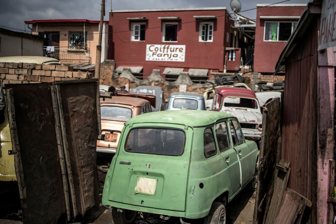 Les Mythiques 4l Et 2cv Toujours En Piste à Madagascar