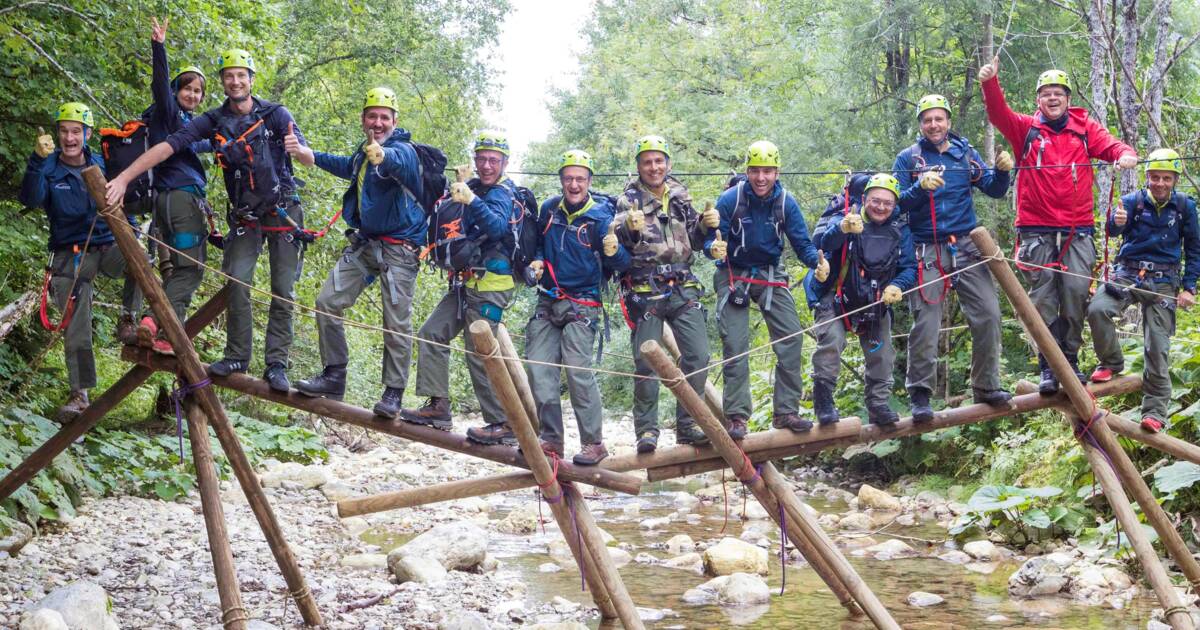 Escape game, stage de survie. faut-il succomber au team 