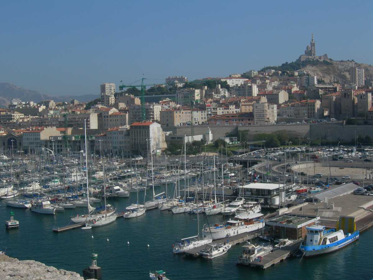 En colère contre un promoteur immobilier, le maire de Marseille se déplace en personne sur le chantier