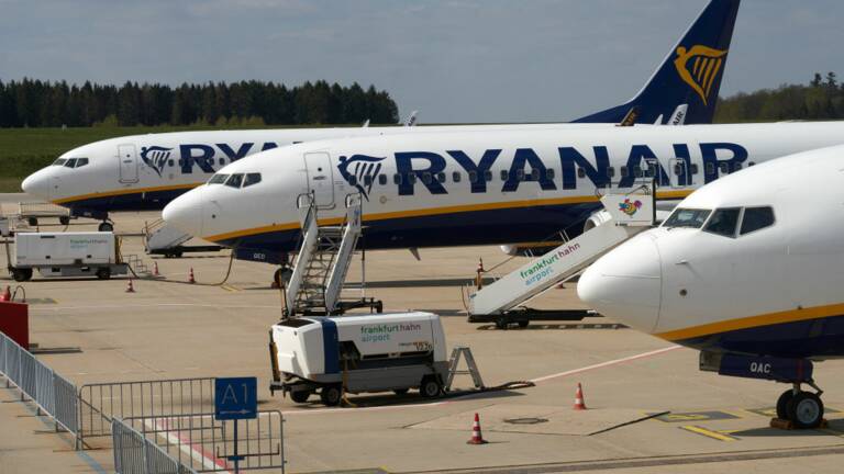 Des Prix Minimum Pour L Avion C Est La Coree Du Nord S Exclame