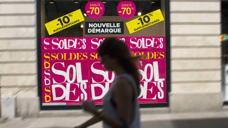 Les Soldes Officiellement Prolonges De Deux Semaines Capital Fr