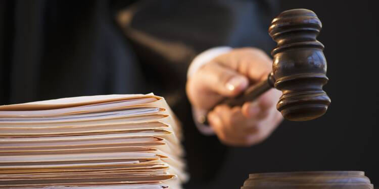 une greffière du tribunal accusée d'avoir rabattu des clients vers des avocats