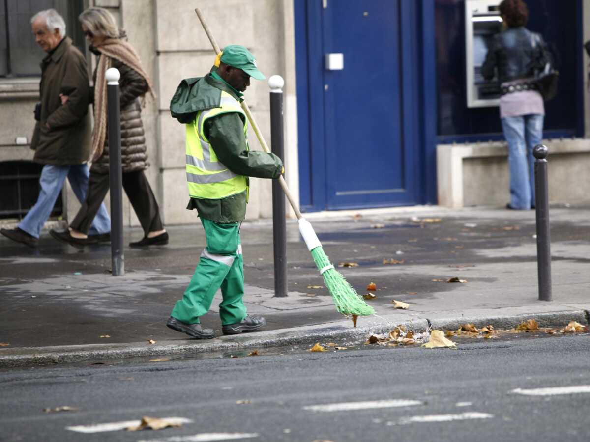 Obligée de faire travailler ses agents plus longtemps, la Ville de Paris leur offre des jours de congés