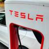 Tesla contre-attaque et accuse JPMorgan de “mauvaise foi et d’avarice”