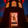 Airbnb : trois nuits sur le toit du Moulin Rouge bientôt mises en vente