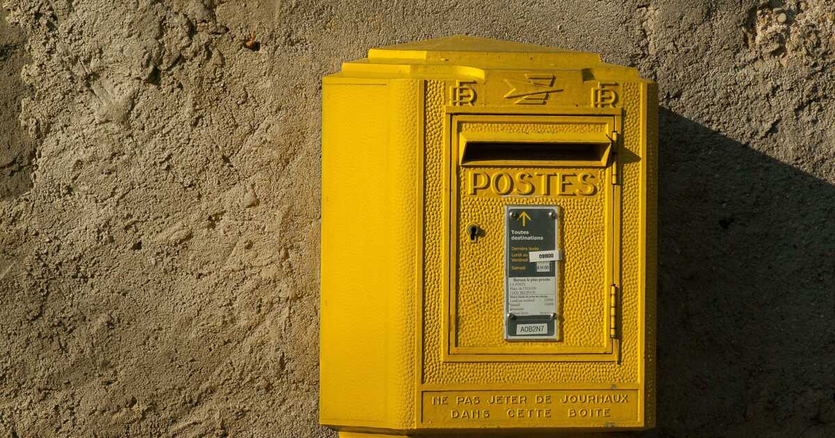 La Poste : pourquoi trouver une boîte aux lettres jaune est de