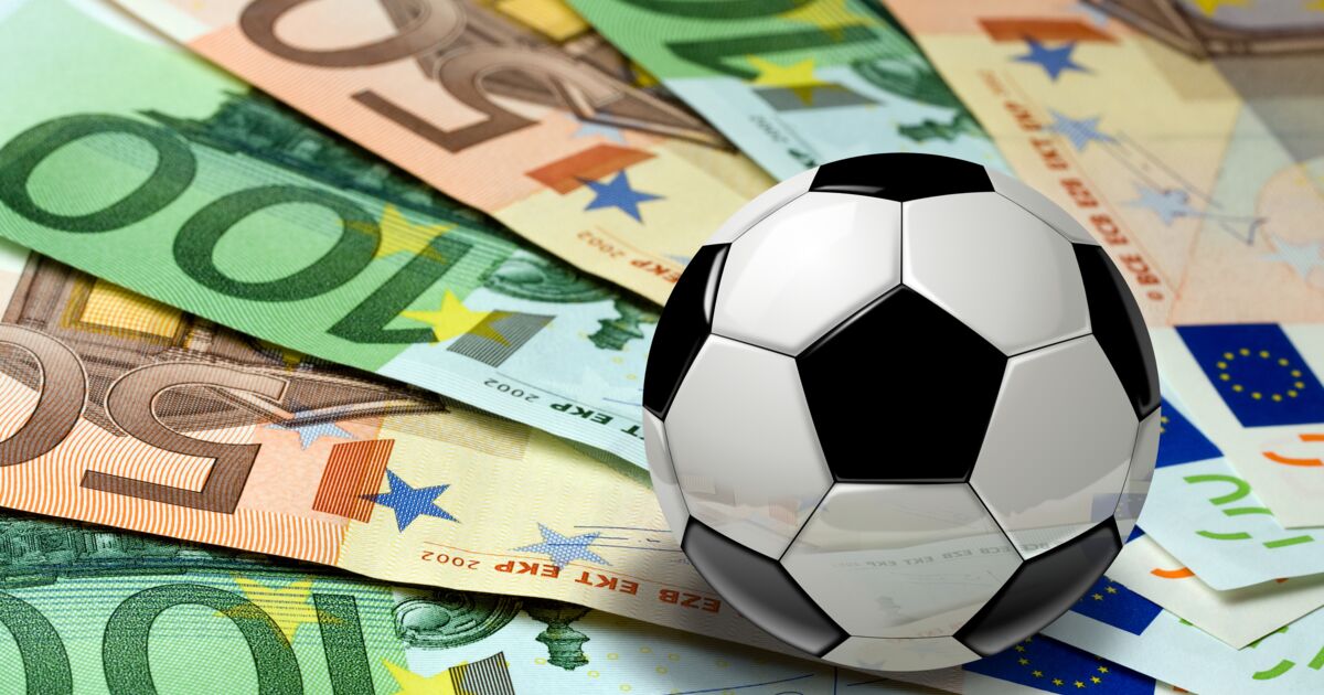 615 millions d'euros misés en ligne pour la Coupe du monde: le football  devient-il un jeu d'argent ? 