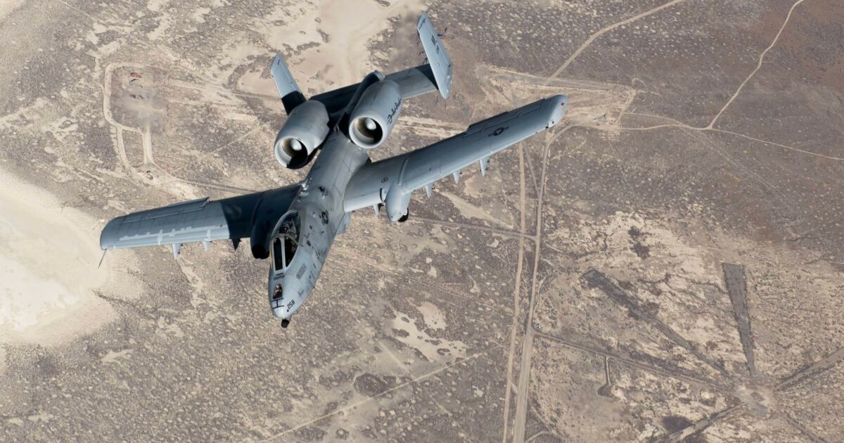 La production du nouvel avion d'entraînement de l'armée de l'air est  reportée à 2024. - Vol en avion de chasse