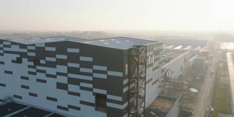Gigafactory de Douvrin : reportage dans les entrailles de “l’Airbus des batteries”
