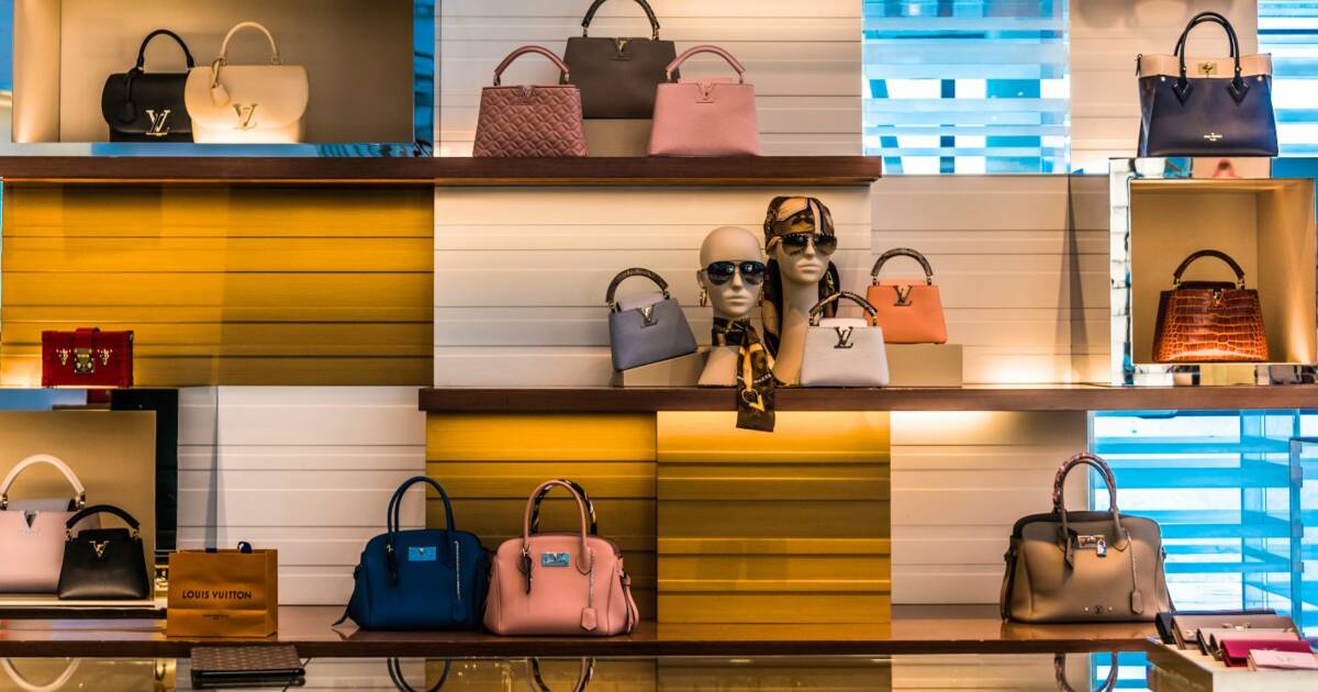 Oppositie ondergoed Verbeteren Un sac à main Louis Vuitton de moins d'un centimètre vendu 63.000 $ ! -  Capital.fr