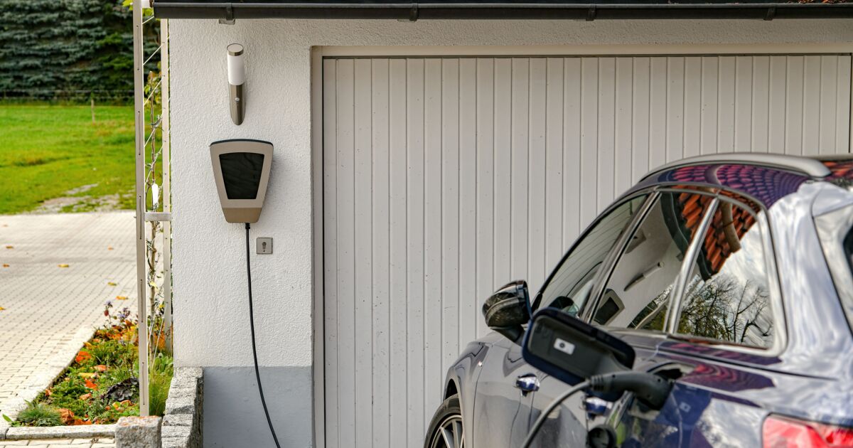 Voiture électrique : cette borne de recharge à domicile sera presque  gratuite en 2024