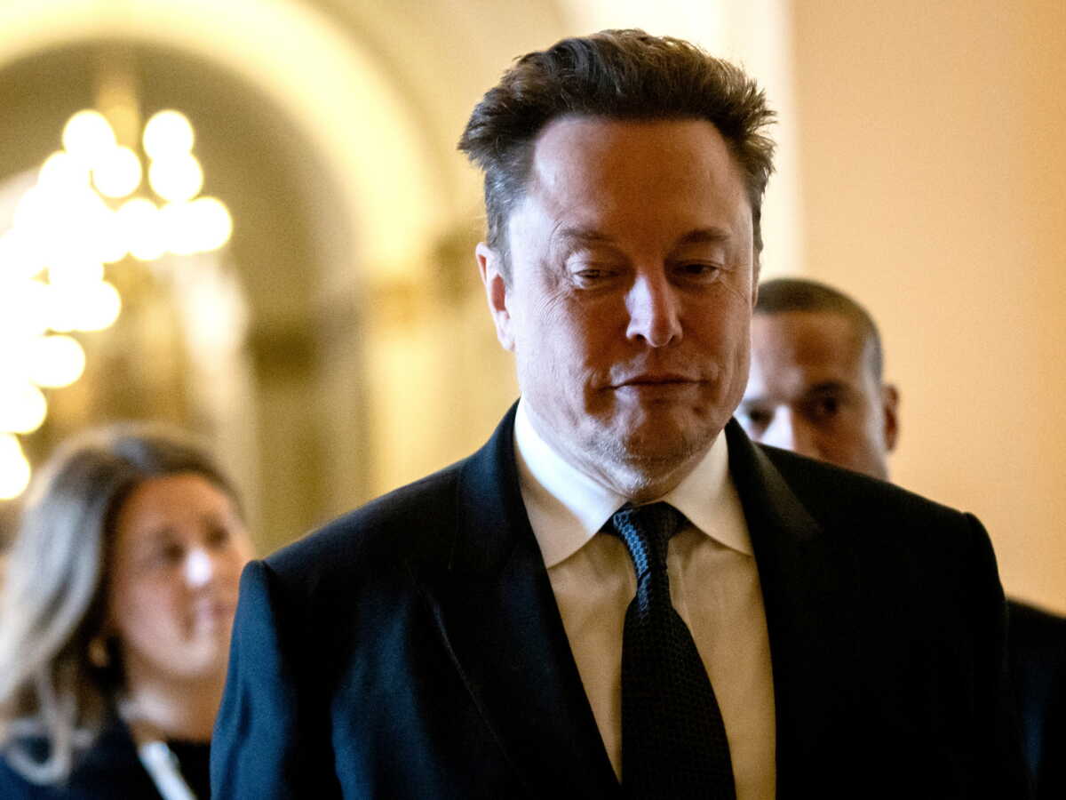 «Idiot complet, virez-le !» : Elon Musk insulte le patron de Ryanair opposé à Starlink