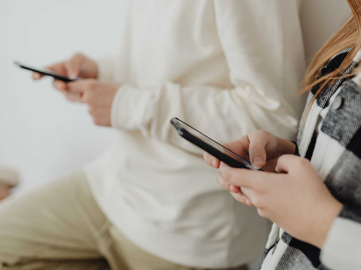 Réseaux sociaux : voici ce qui est particulièrement dangereux pour vos enfants !