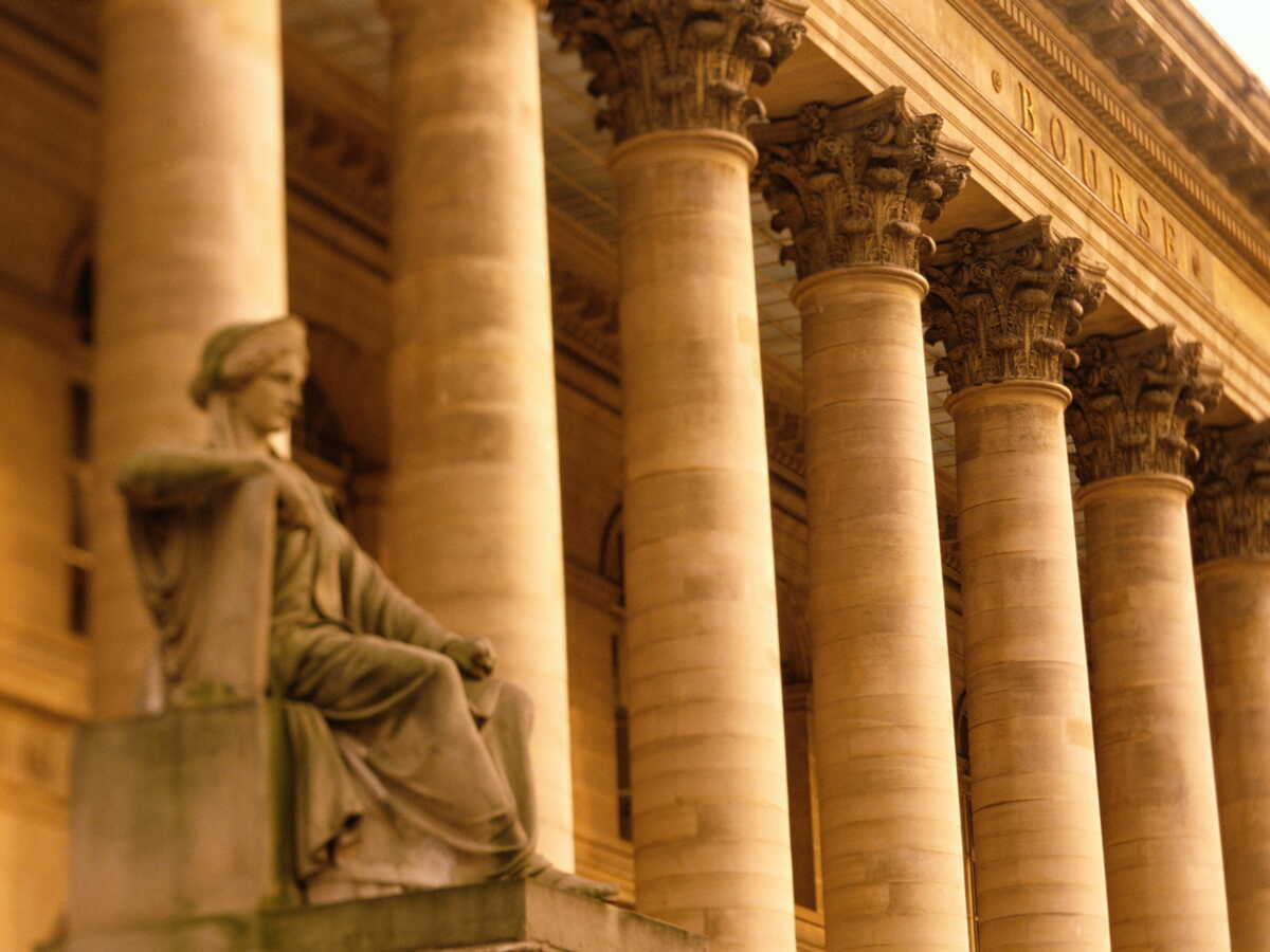 CAC 40 : en Bourse, l’envolée des taux à long terme au Japon et aux Etats-Unis aura-t-elle un lourd impact ?