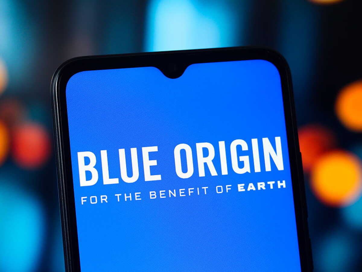 Jeff Bezos met en pause le tourisme spatial de Blue Origin pour viser la Lune