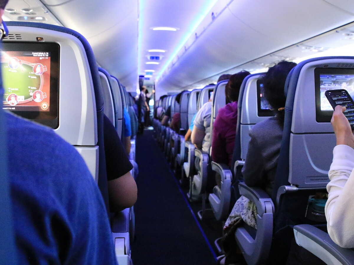 Amende très salée pour un passager qui avait laissé son chien dans l&rsquo;allée de l&rsquo;avion