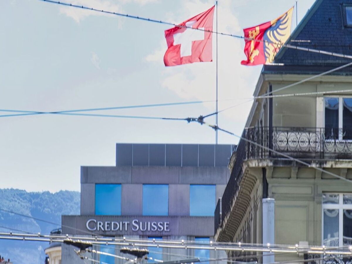 Pourquoi la Suisse interdit le survol de son territoire par des avions militaires provenant des États-Unis