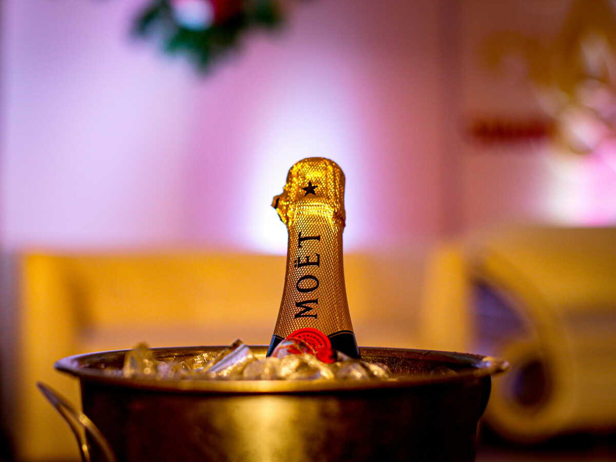 Deux retraités italiens condamnés pour le vol de 12000 euros de champagne