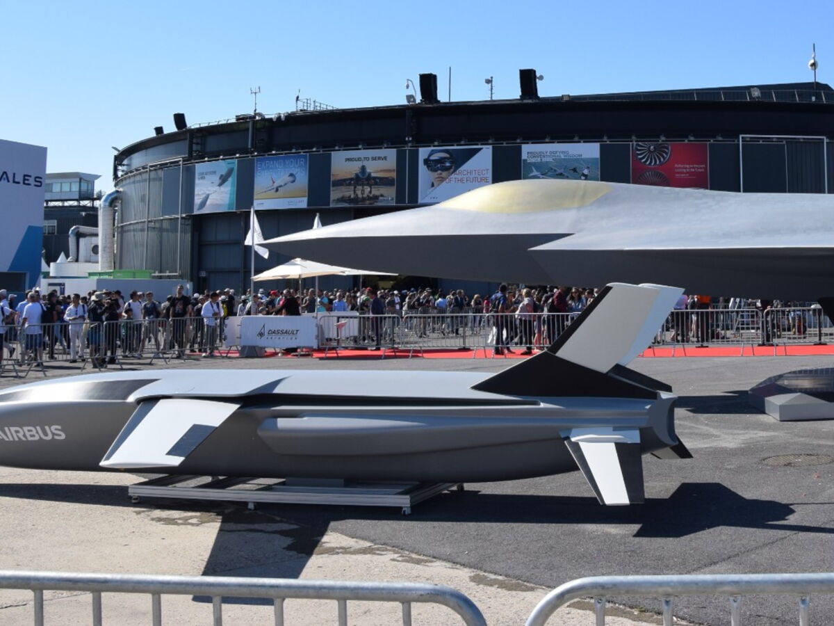 SCAF : le projet n'est «pas du tout» mort, affirme Emmanuel Macron, des discussions en cours entre Paris et Berlin