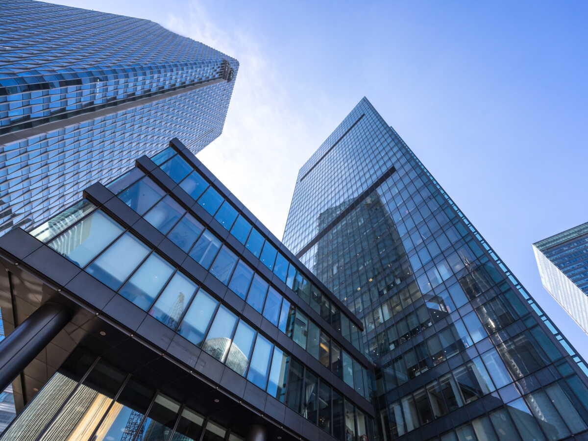 SCPI : pour quel profil l'investissement en pierre-papier est-il intéressant en 2026 ?