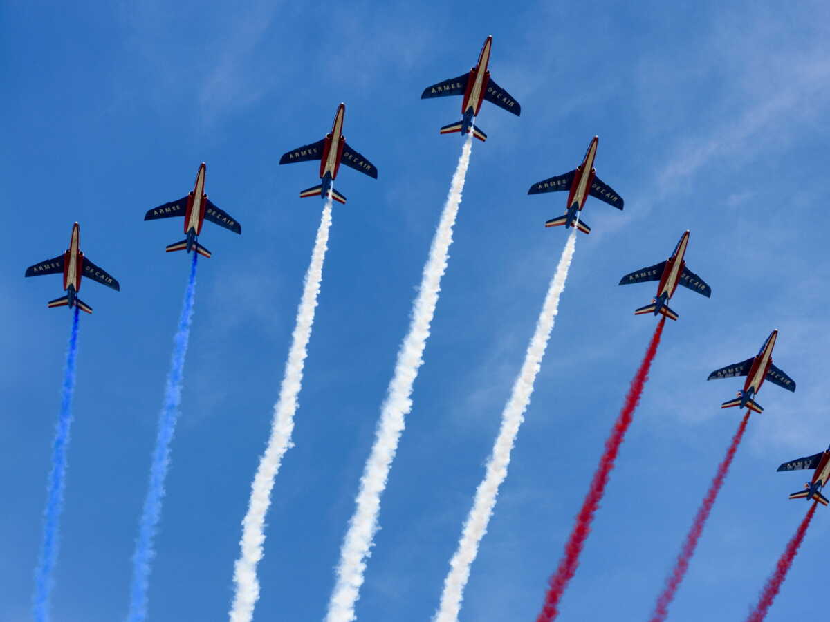 Pour le 14-Juillet, Emmanuel Macron voit les choses en grand avec des Mirage ukrainiens et un nombre de participants au défilé record