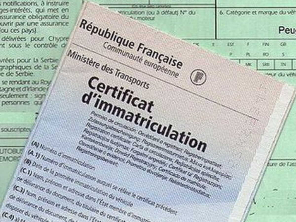 Il met sa carte grise au nom de sa fille de 9 ans… Le subterfuge passe inaperçu