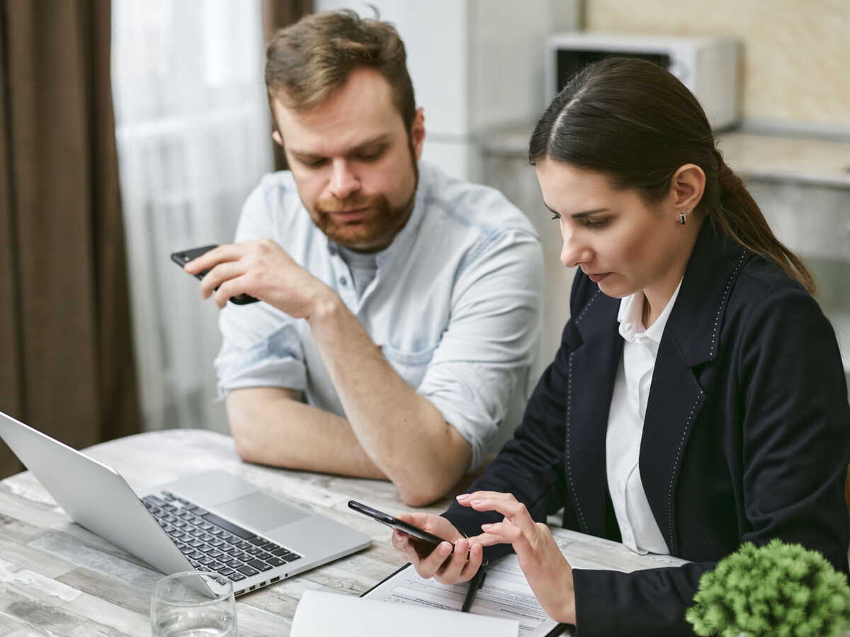 « Une vraie crise de confiance » : pourquoi les Français comptent de moins en moins sur l'État pour assurer leur avenir financier