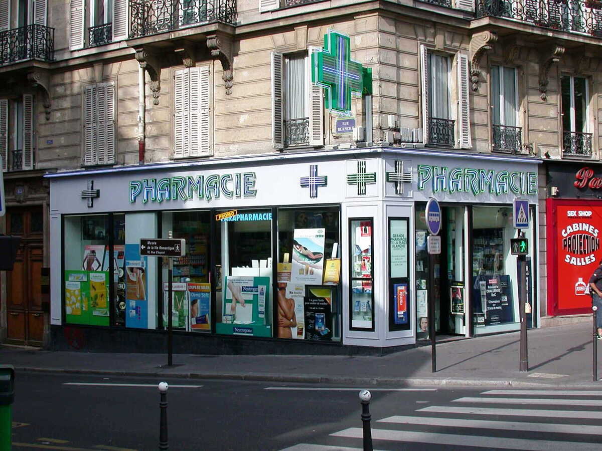 Pharmacies : 10 % d'officines en moins en dix ans, pourquoi le phénomène inquiète