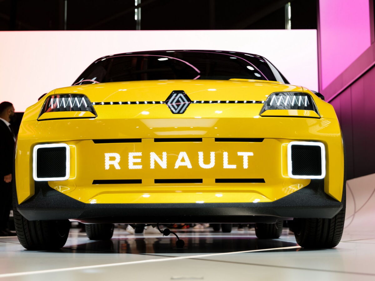 Face à la concurrence chinoise, Renault annonce un plan de départ volontaire pour 800 ingénieurs en France