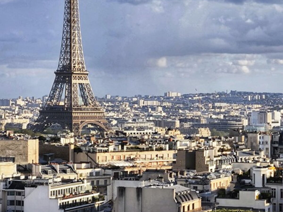 Une maison comme à la campagne Cité des Fleurs : combien coûte ce petit paradis en plein cœur de Paris
