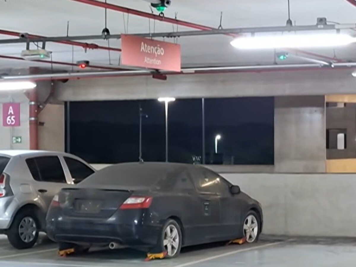60 000 euros de parking pour une voiture oubliée six ans à l'aéroport, les clés encore sur le siège
