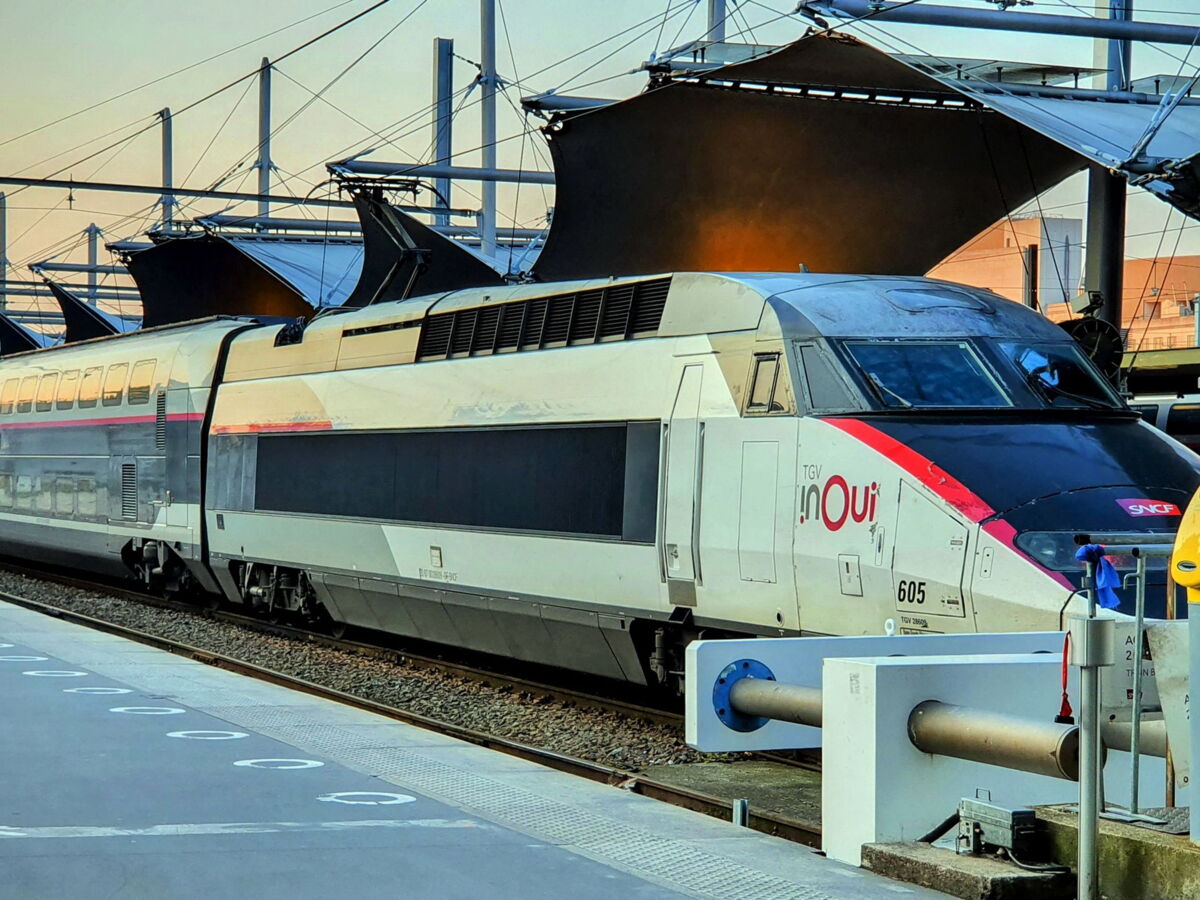 Canicule : comment la SNCF anticipe-t-elle les effets du réchauffement climatique ?