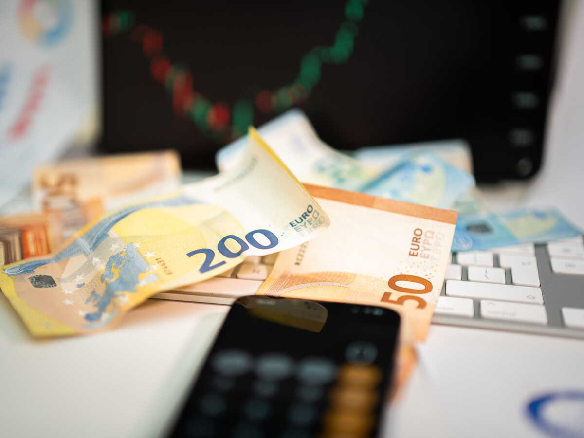 Arnaque : une octogénaire perd 4 000 euros à cause de faux couvreurs venus nettoyer sa toiture