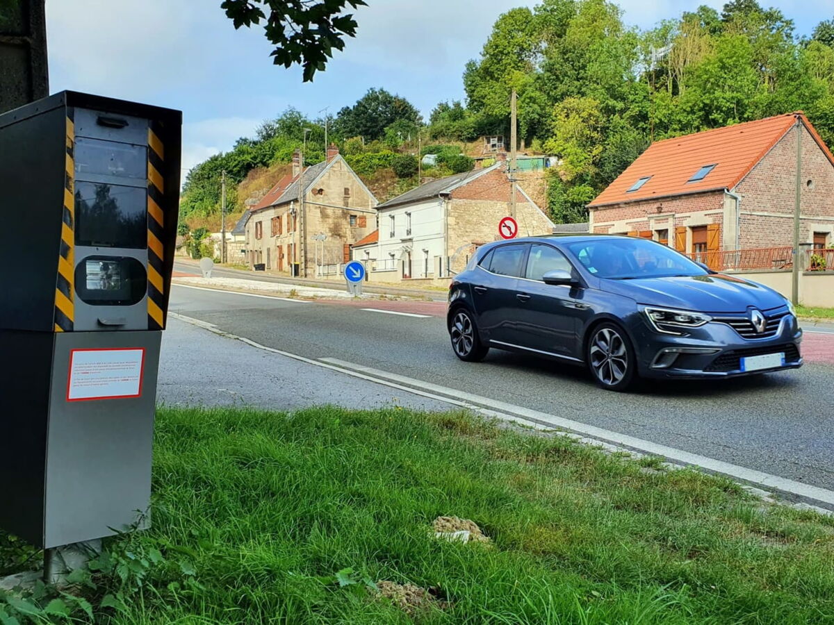 Trahi par un excès de vitesse le week-end, ce salarié est licencié mais décroche 77 000 euros