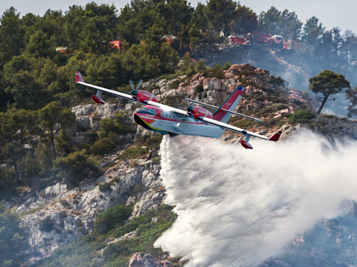 Le Frégate, ce bombardier d'eau français qui promet d'être deux fois plus efficace que les Canadair