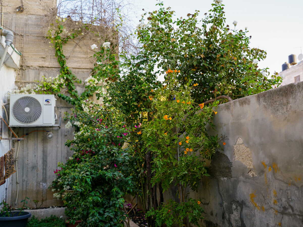 La clim de votre voisin vous rend fou ? Le seuil de décibels que vous cherchez n'existe pas