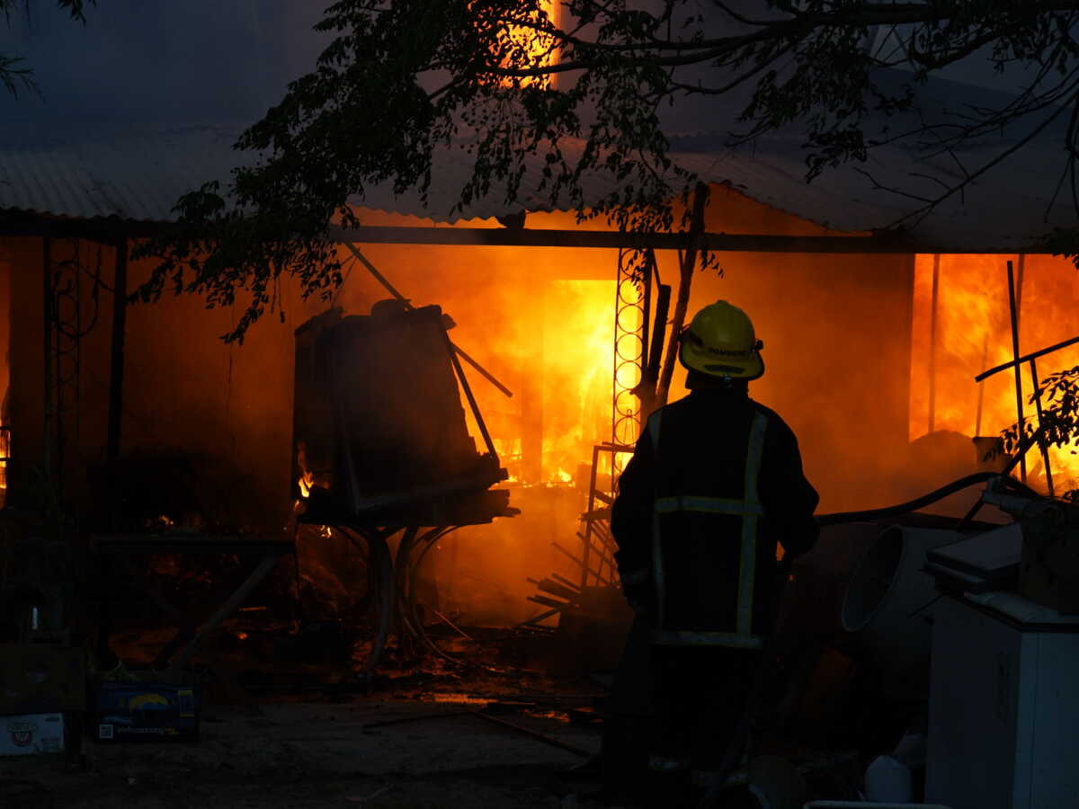 Incendies : ces banques suspendent jusqu'à un an les mensualités de crédit des sinistrés