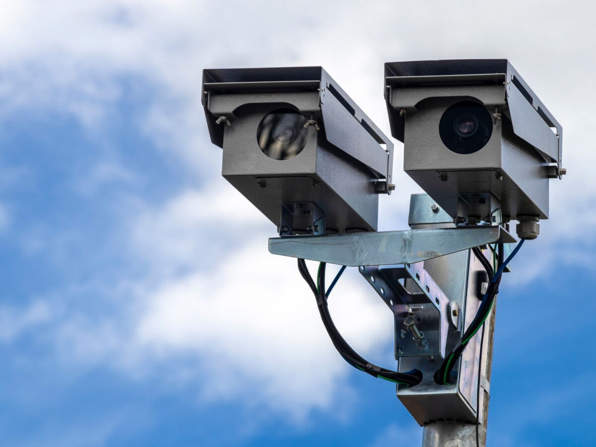 Vous posez votre téléphone sur vos genoux en conduisant ? Ces nouveaux radars espagnols le voient