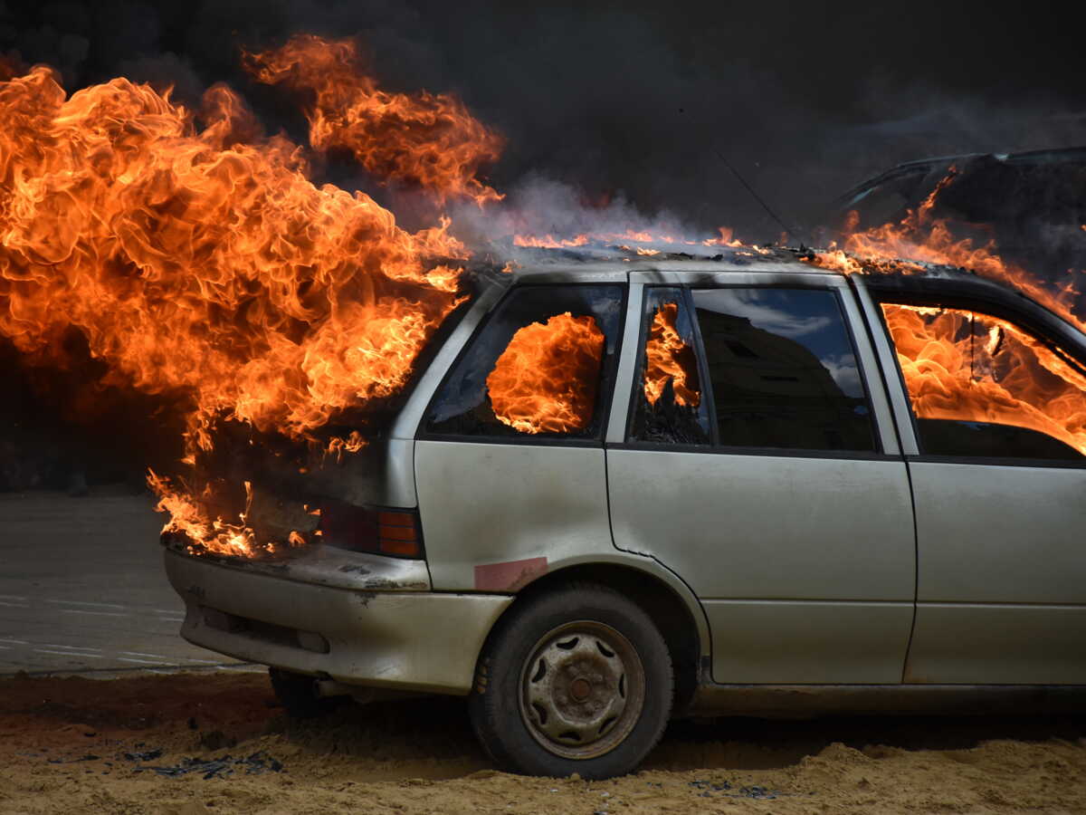 Pour une dizaine d'euros, cet équipement peut vous protéger d'un départ de feu dans votre voiture