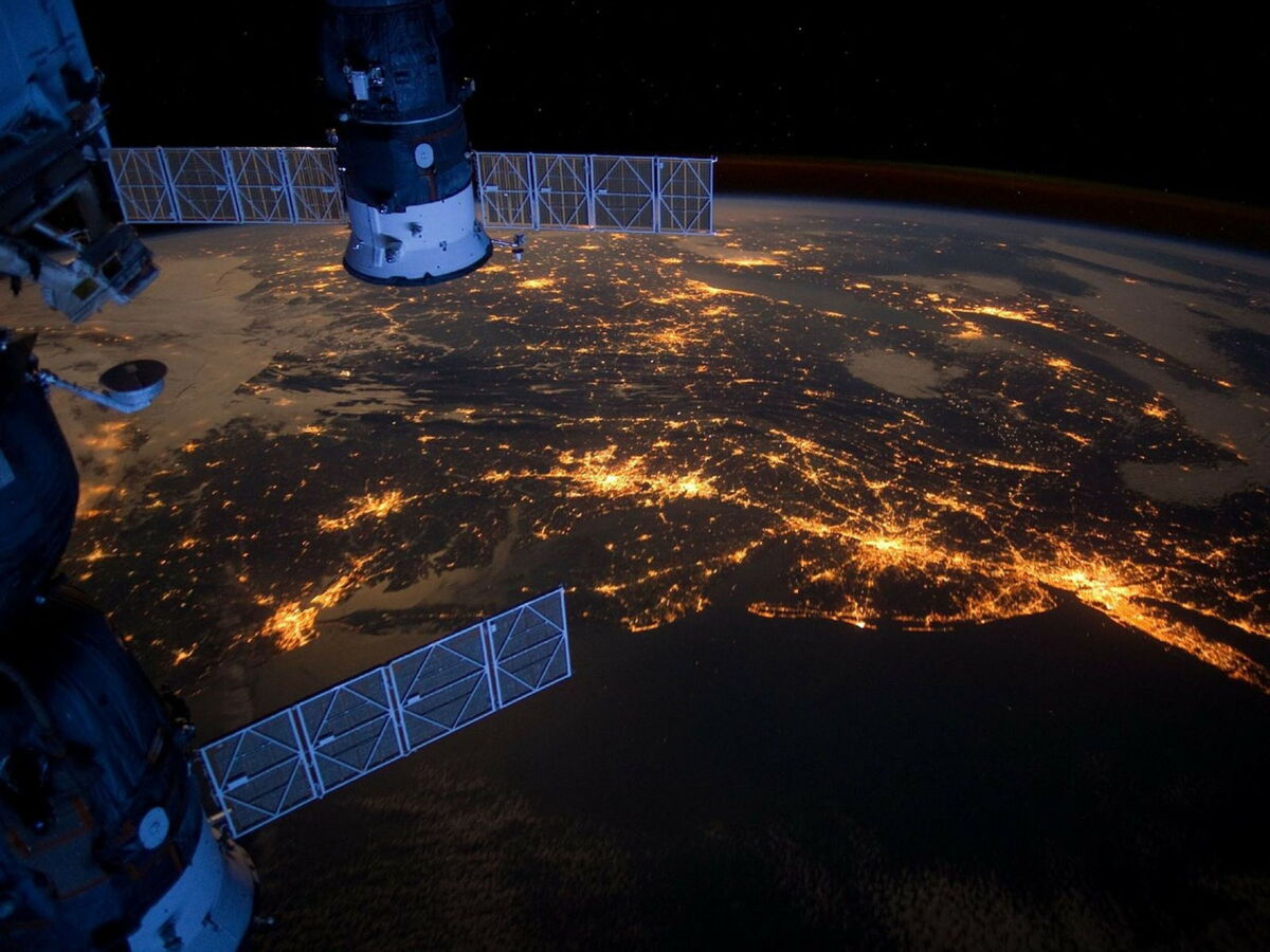 Eutelsat remonte la pente et a limité sa perte nette à 457 millions d’euros sur l'exercice 2025/2026